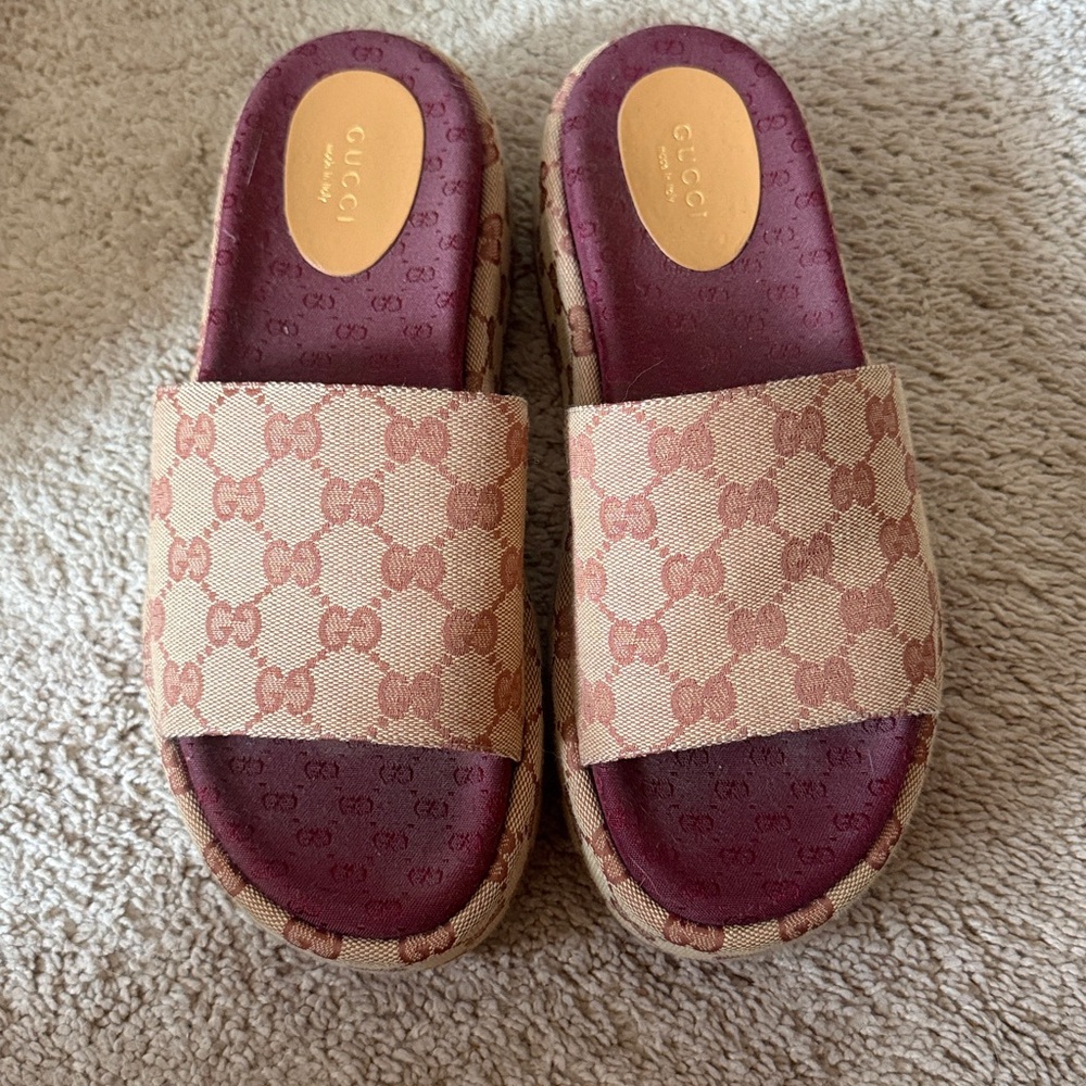 Gucci Beige and Burgundy Sandals - Picture 9 of 11